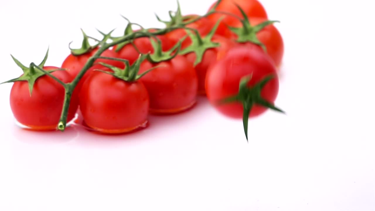 Free Video Stock tomato falling and bouncing into the water Live Wallpaper - Free Download