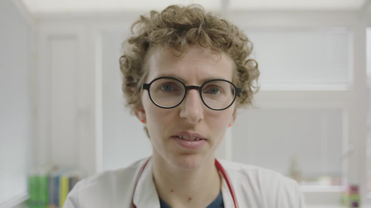 Stock Video Doctor Putting On A Face Mask Live Wallpaper For PC - Free Download