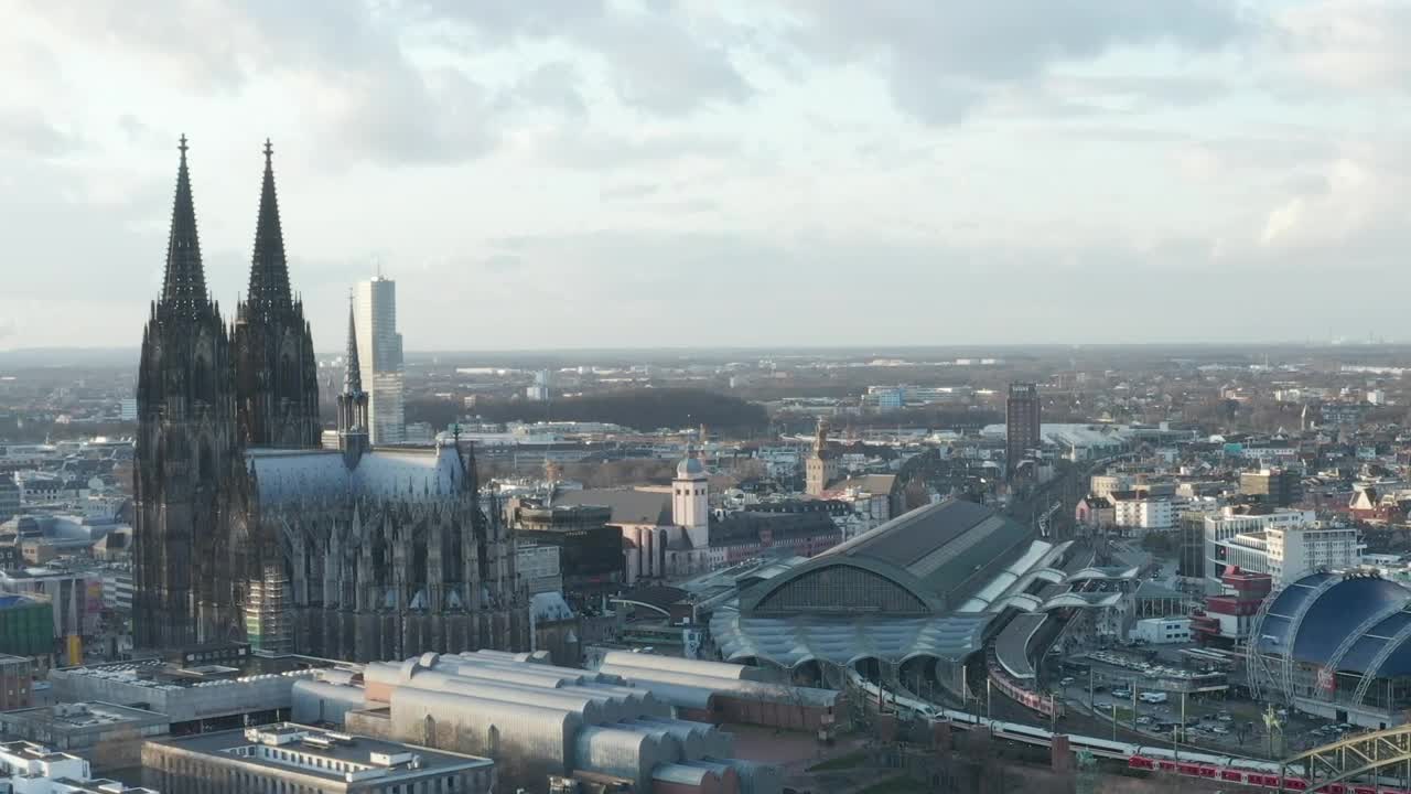 Stock Video Panoramic View Of A City With A Cathedral Live Wallpaper - Free Download