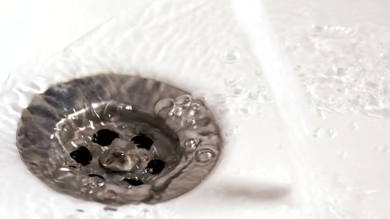 Free Video Stock Stream Of Water Falling Into The Faucet Sink Live Wallpaper - Free Download