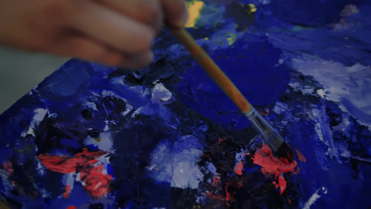 Stock Video Painter Taking Paint From A Palette Live Wallpaper - Free Download