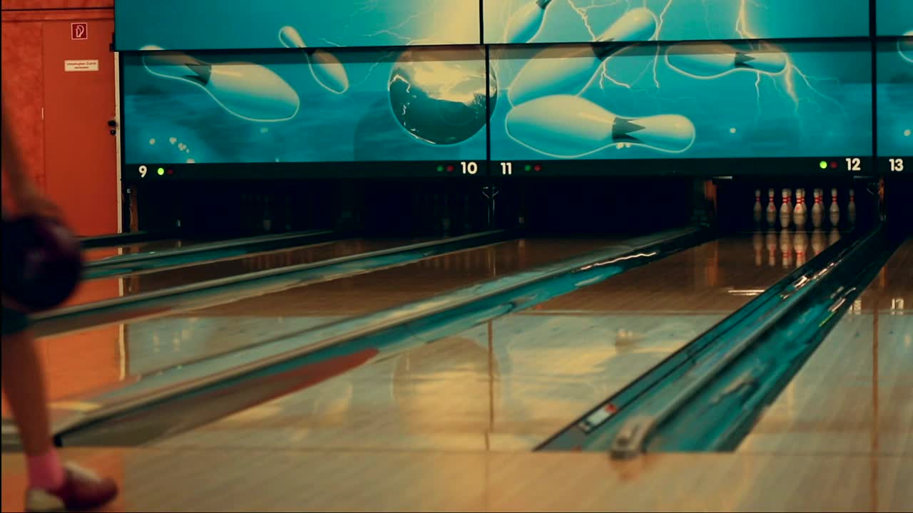 Stock Video Girl Playing Bowling Live Wallpaper For PC - Free Download