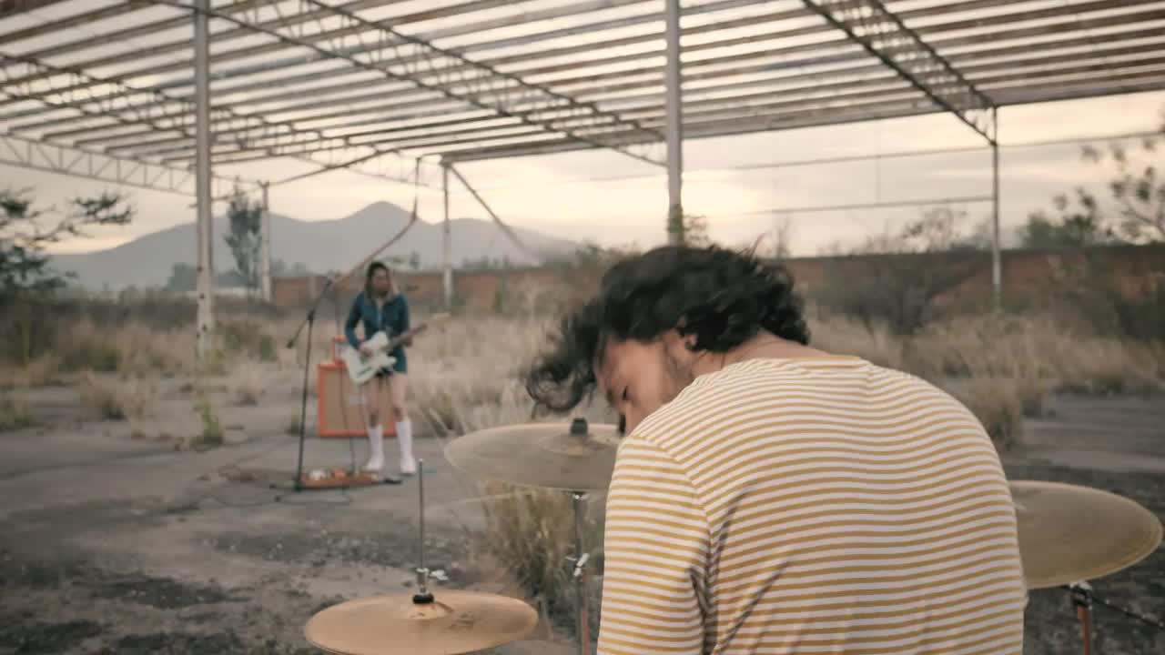 Free Stock Video Rock Band Playing At An Abandoned Site Live Wallpaper - Free Download