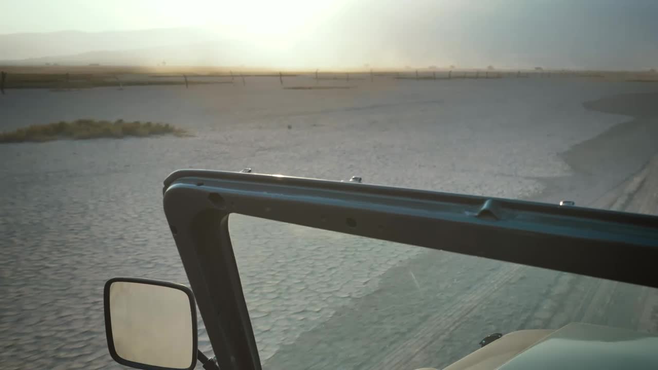 Free Stock Video Woman Driving A Jeep Through A Desert Live Wallpaper - Free Download