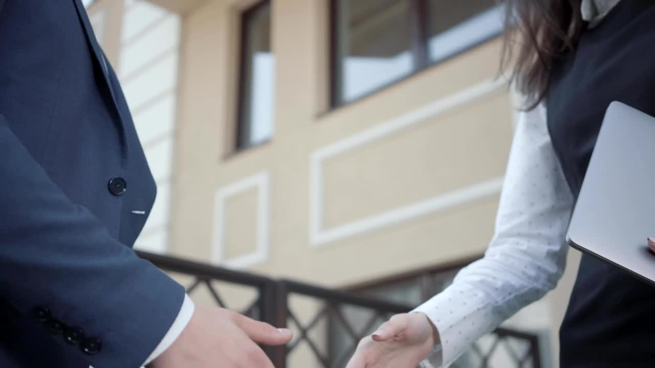 Video Stock Closeup Of Business People Shaking Hands Outside Live Wallpaper For PC - Free Download
