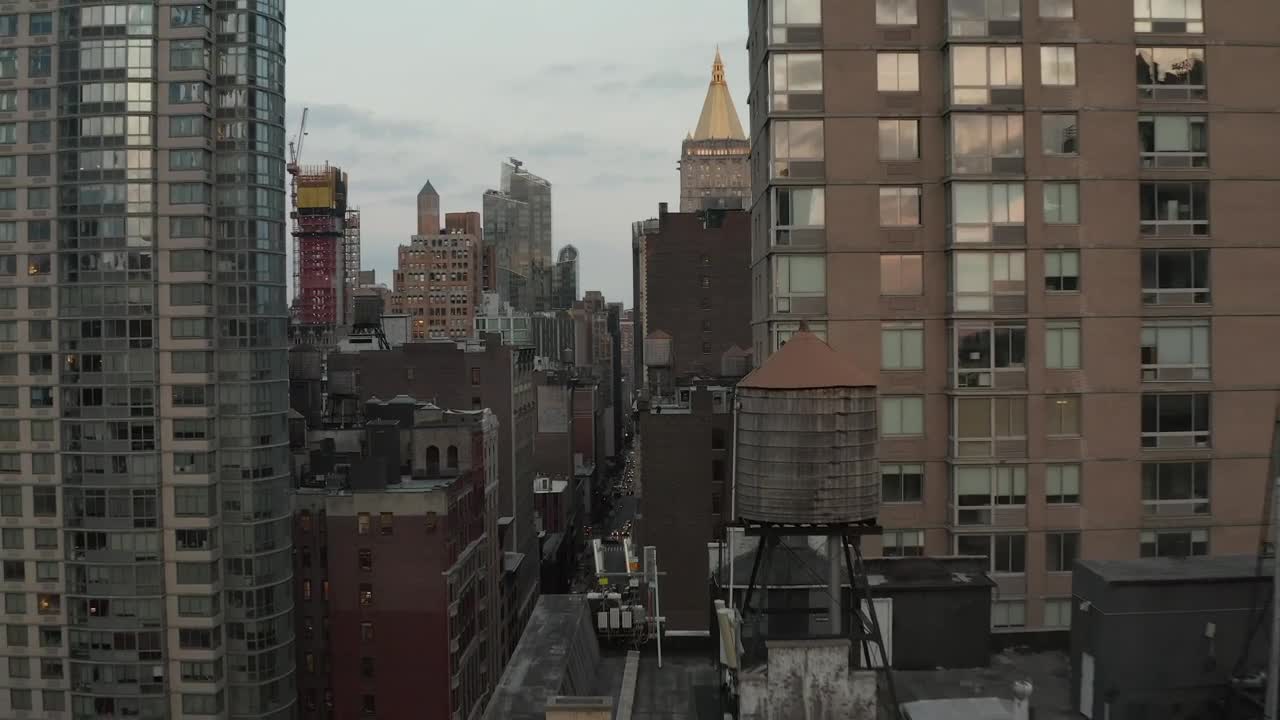 Stock Video Large Old Design Buildings In New York Animated Wallpaper - Free Download