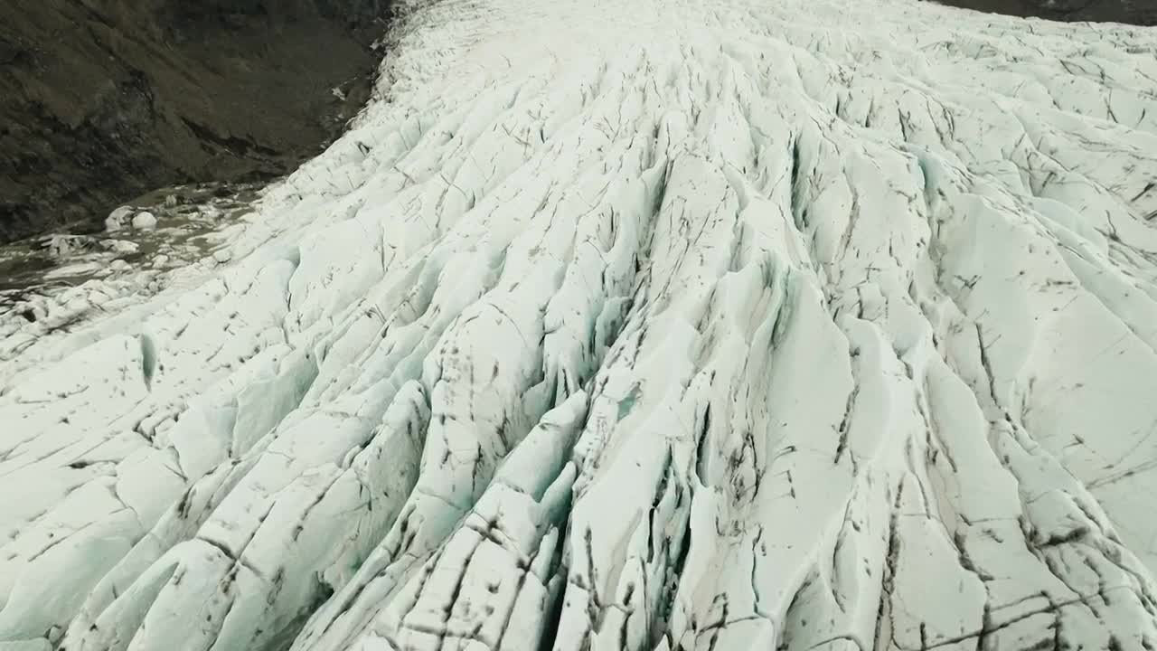 Stock Video Ice Field Between Mountains Animated Wallpaper - Free Download
