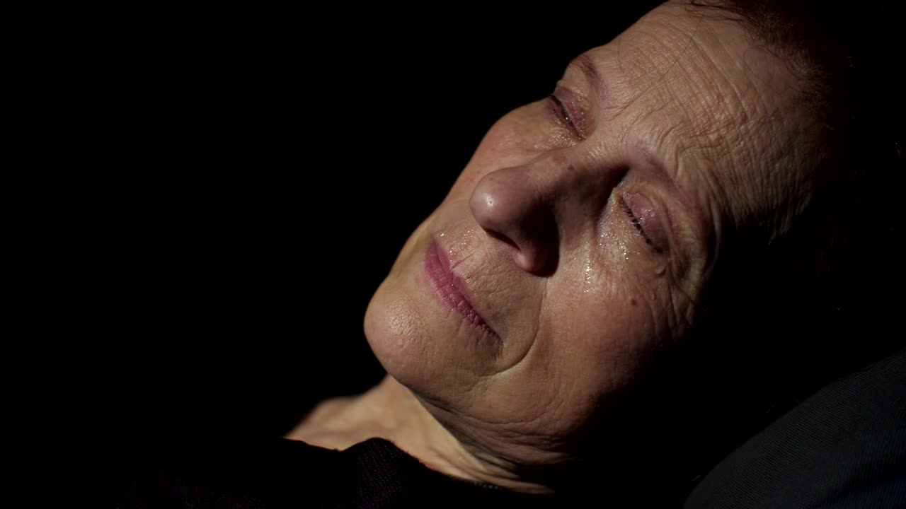 Free Stock Video Sad Woman Crying Calmly In The Dark Live Wallpaper - Free Download