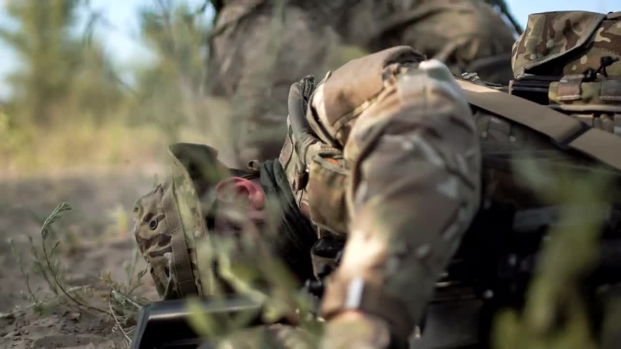 Free Stock Video Saving A Wounded Soldier From The Battlefield Live Wallpaper - Free Download
