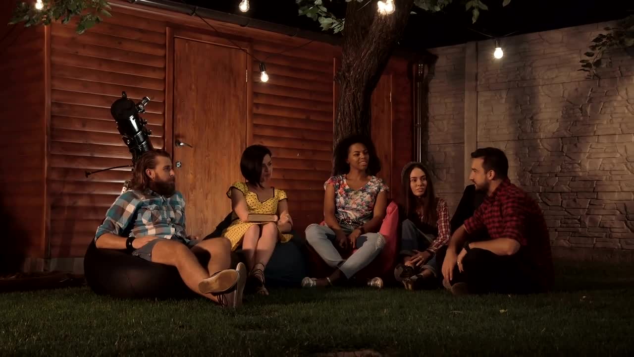 Stock Video Friends Chilling And Talking In The Backyard Live Wallpaper For PC - Free Download