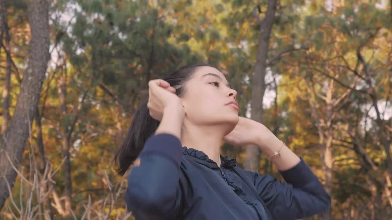 Video Stock Portrait Of A Girl Warming Up Before Exercising Live Wallpaper Free - Free Download