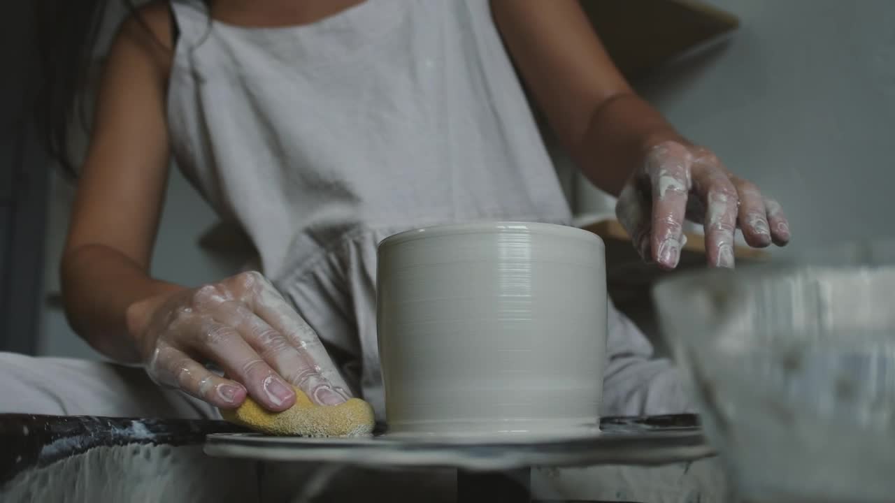 Free Stock Video Woman Working With Spinning Clay Live Wallpaper - Free Download