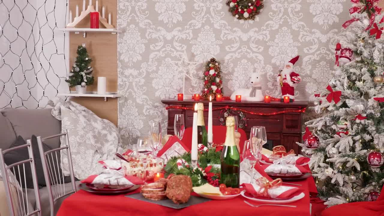 Stock Video Family Celebrating Christmas Together Live Wallpaper For PC - Free Download