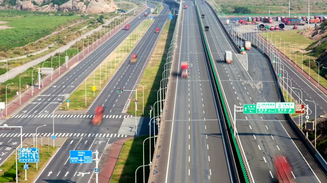 Stock Video Highway With Cars And Trucks During A Sunny Day Animated Wallpaper - Free Download