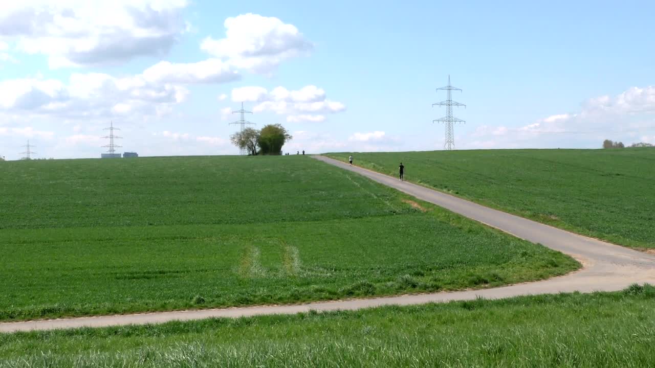 Free Video Stock training in the countryside Live Wallpaper - Free Download