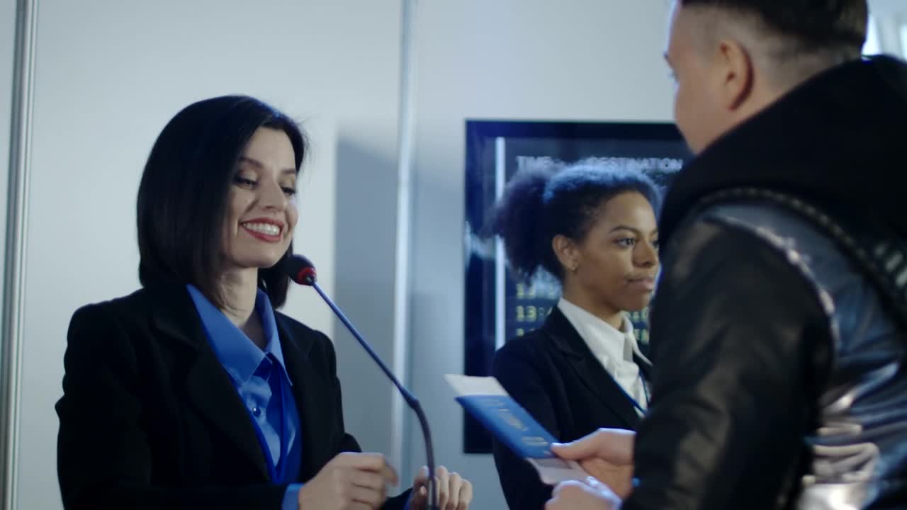 Stock Video Man Doing The Check In For The Flight Animated Wallpaper - Free Download