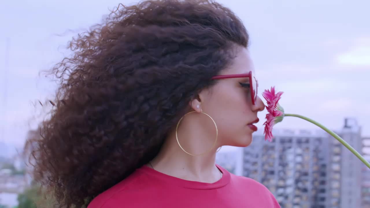 Stock Video Fashion Model With Sunglasses And A Flower Live Wallpaper For PC - Free Download