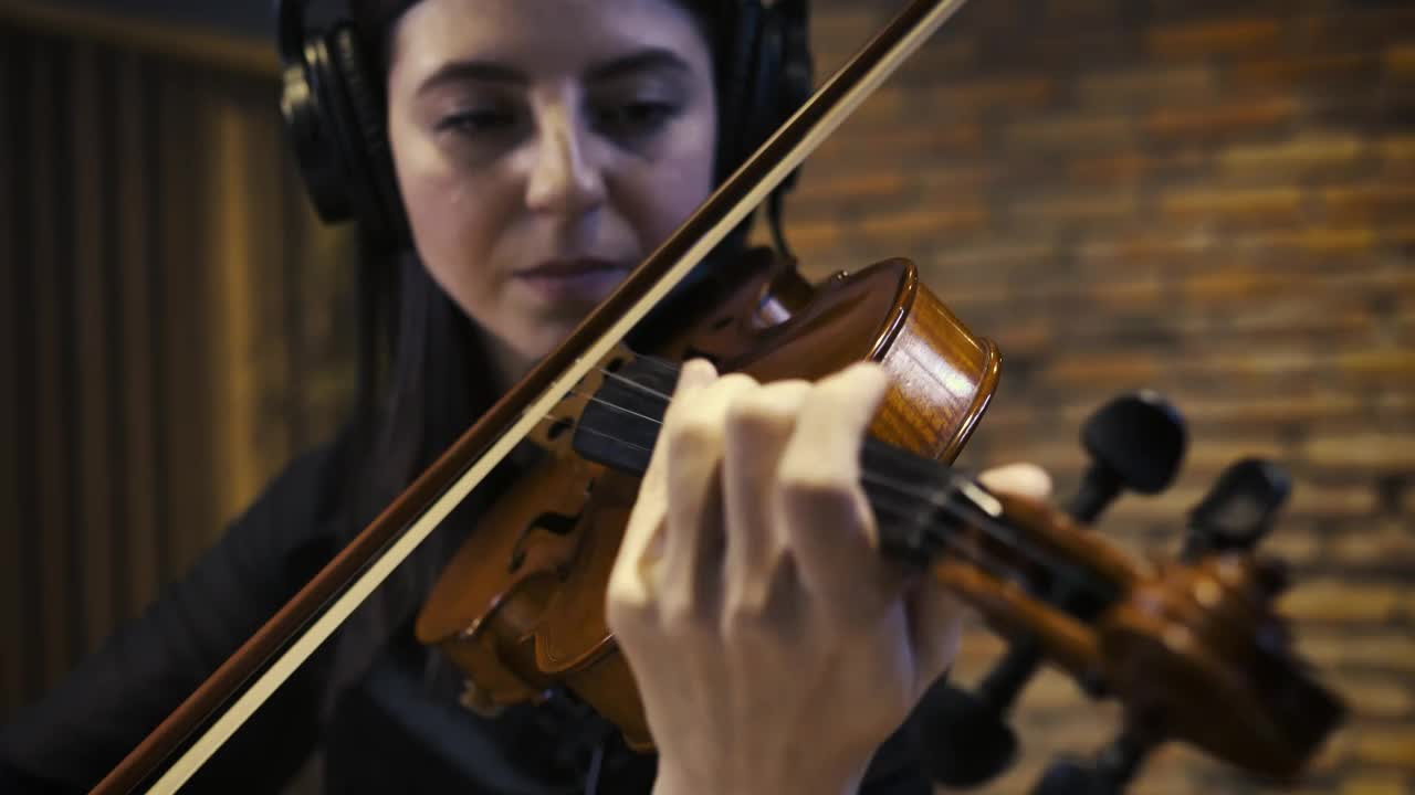 Stock Video Experienced Violinist Playing In A Recording Studio Live Wallpaper For PC - Free Download