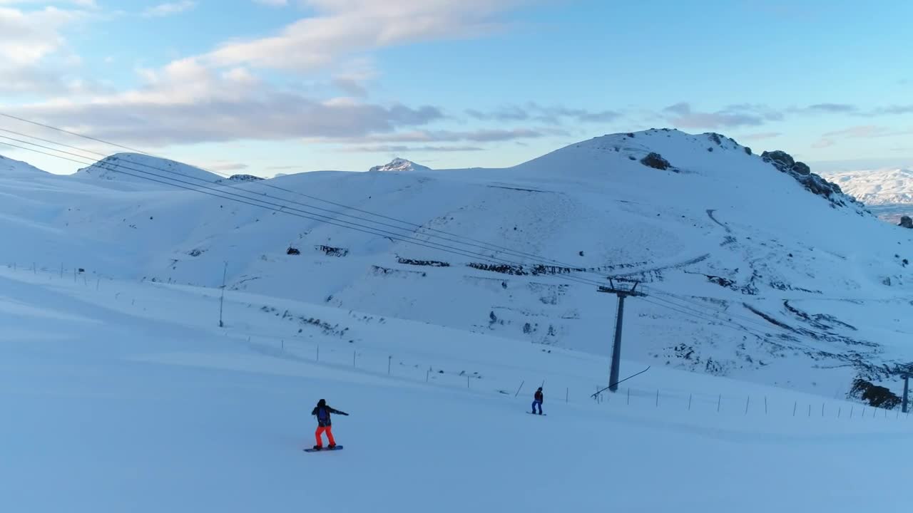 Free Video Stock Snowboarding Down A Slope Live Wallpaper - Free Download