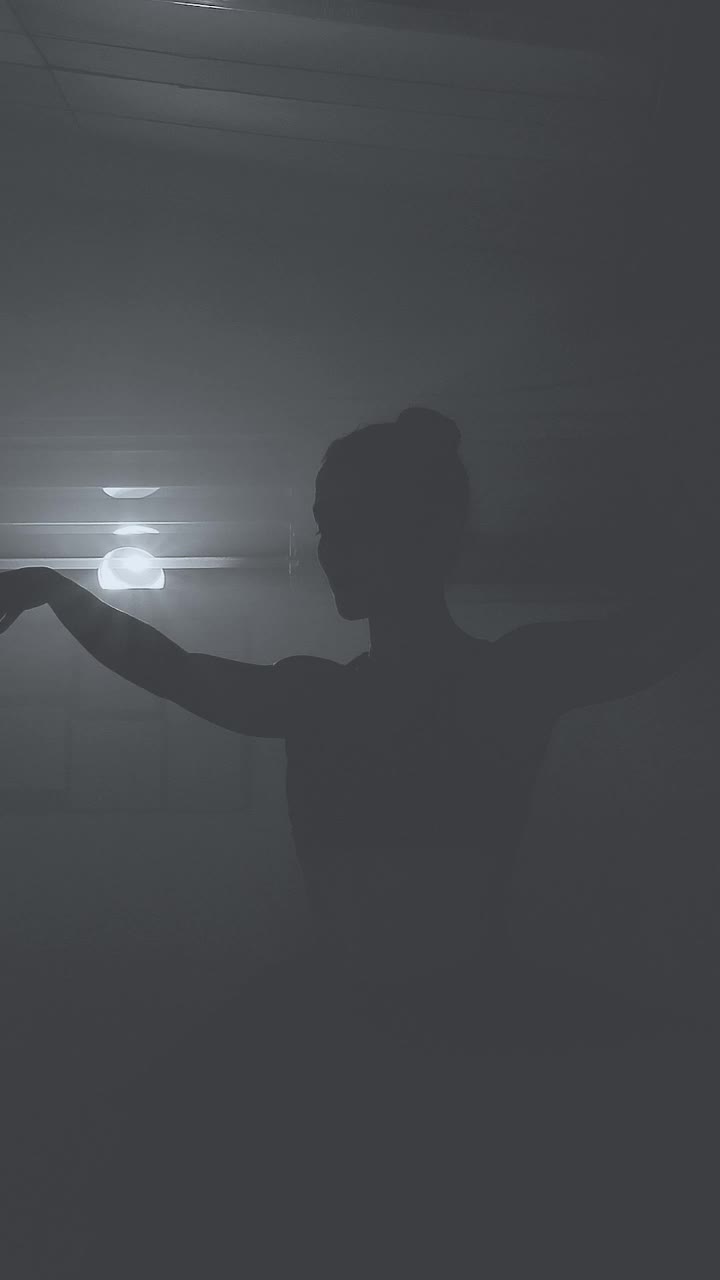 Free Stock Video Silhouette Of A Woman Dancing Ballet Live Wallpaper - Free Download