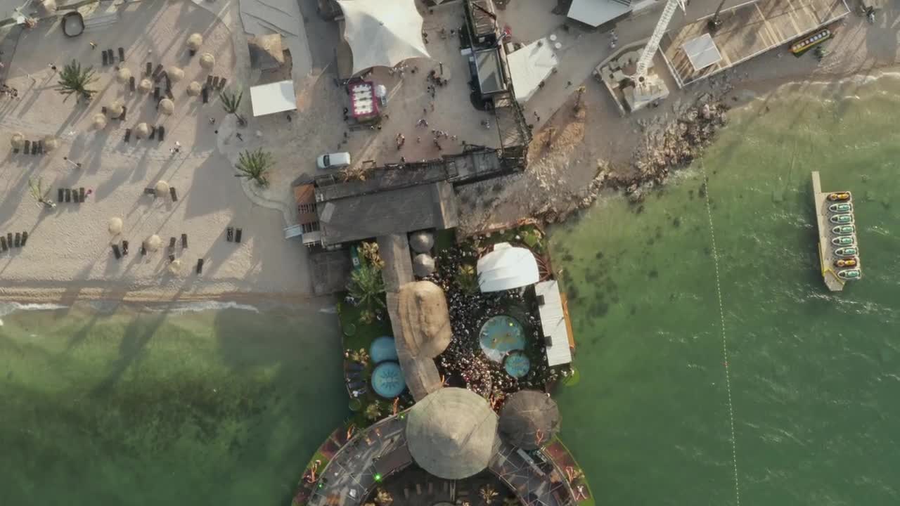 Stock Video Little Spring Festival On The Beach Animated Wallpaper - Free Download