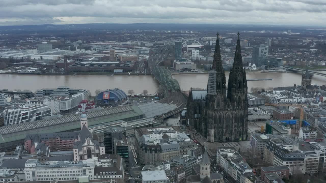 Video Stock Cathedral Near The River In Germany Live Wallpaper For PC - Free Download
