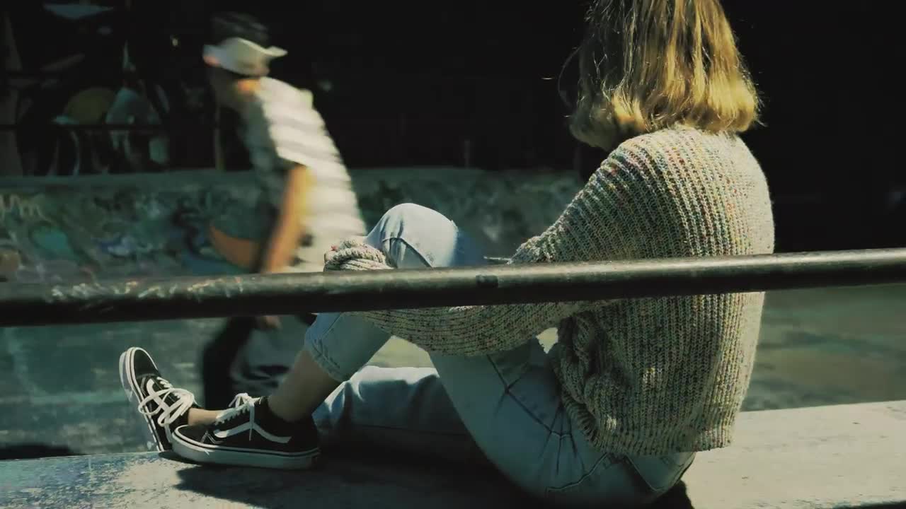 Free Stock Video Woman On A Trick Ramp And Skater Boy Live Wallpaper - Free Download
