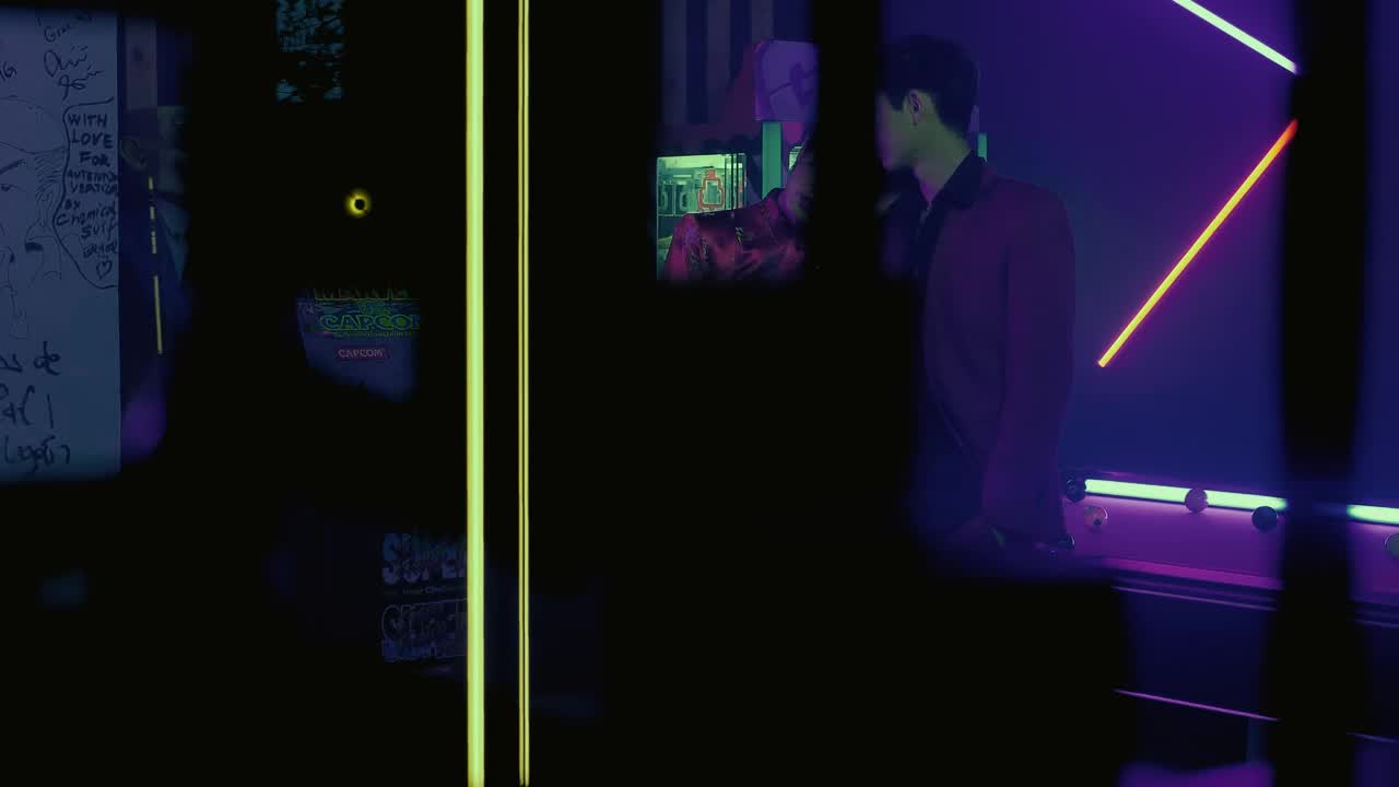 Free Video Stock Stylish Gangster Couple In A Game Room Live Wallpaper - Free Download