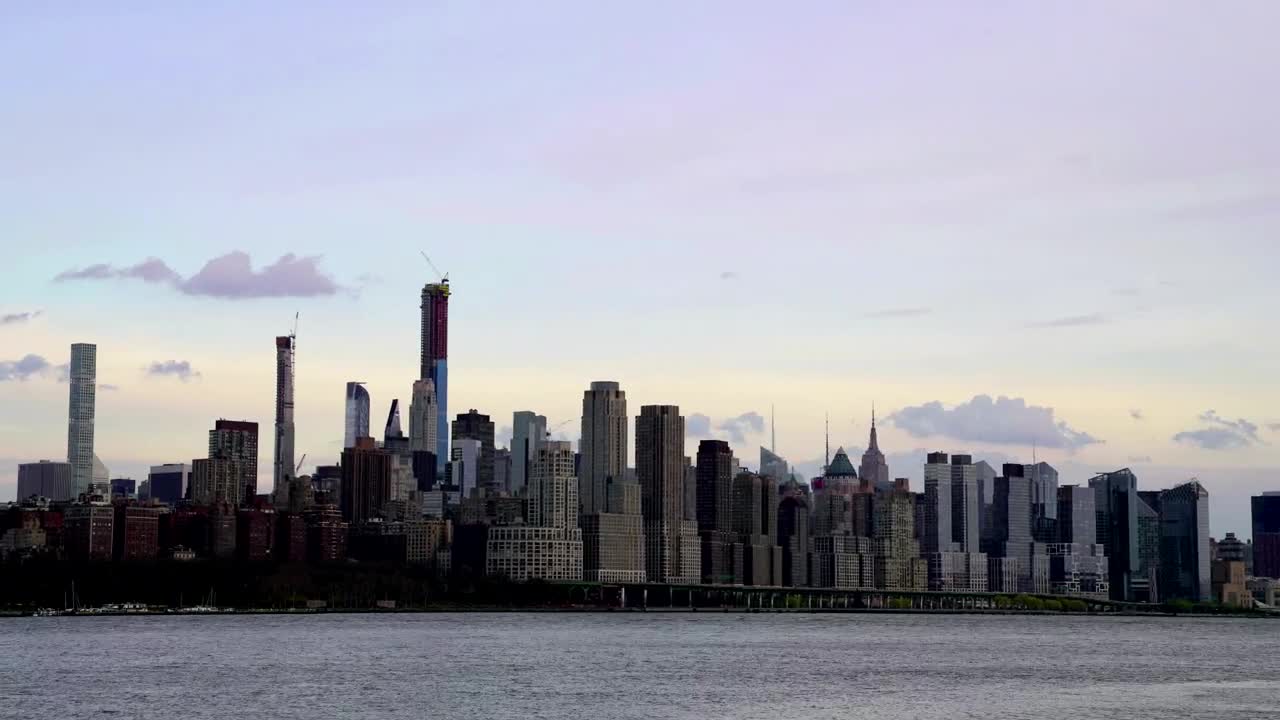 Video Stock Clouds And Grey Skies Above New York Live Wallpaper For PC - Free Download