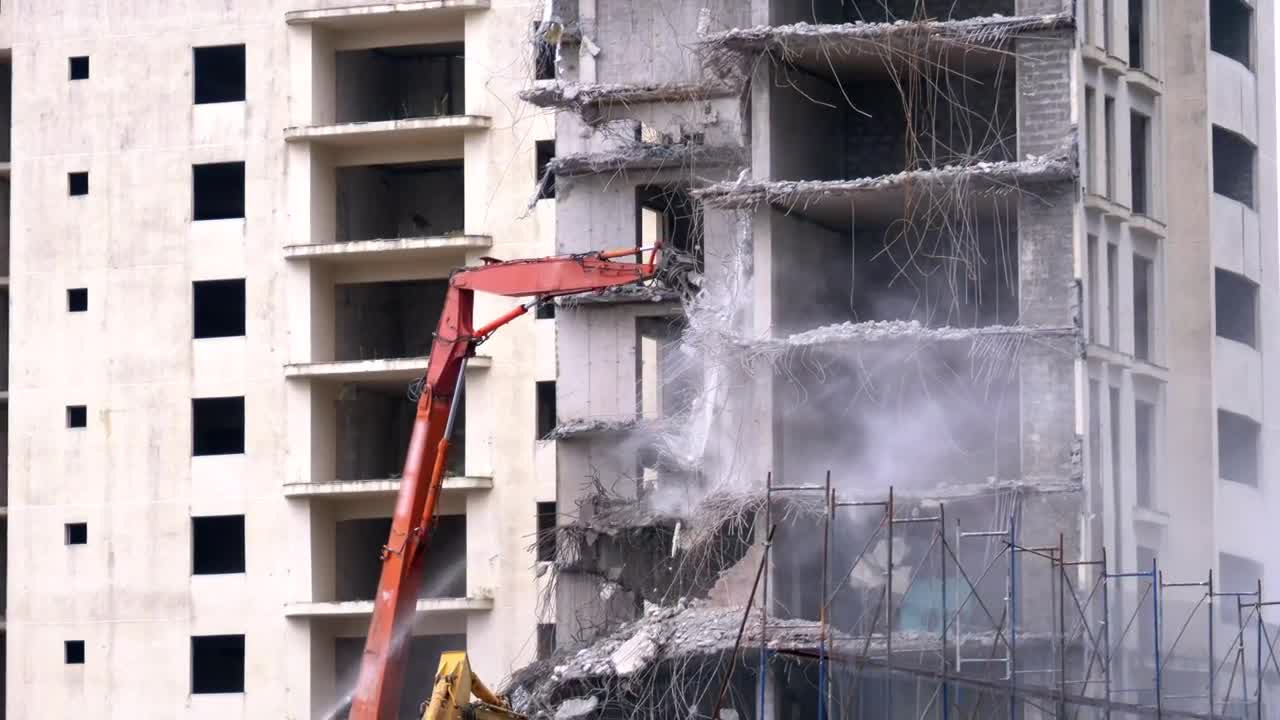 Stock Video Machine Cranes Destroying A Concrete Building Animated Wallpaper - Free Download