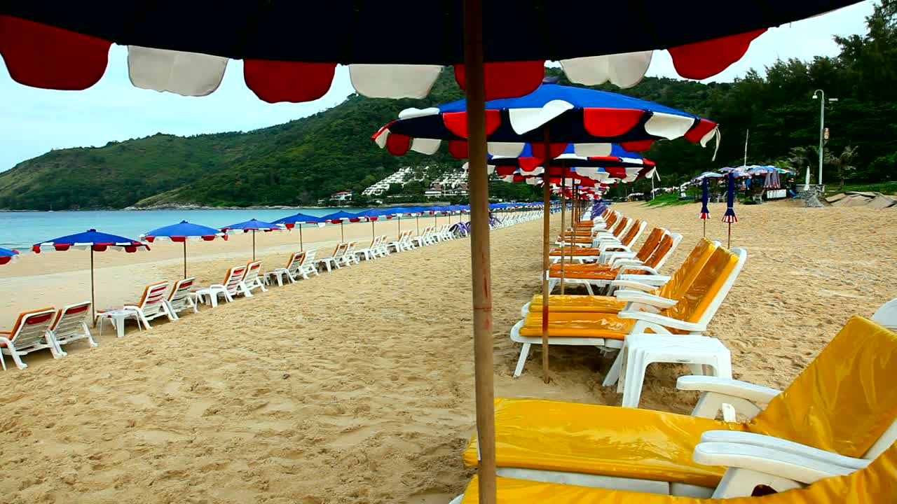 Stock Video Empty Yellow Beach Chairs Live Wallpaper For PC - Free Download