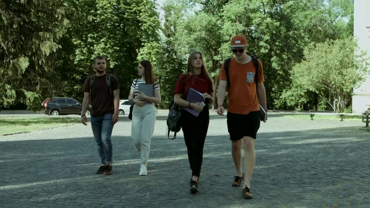 Free Video Stock Students Walking Through A College Live Wallpaper - Free Download