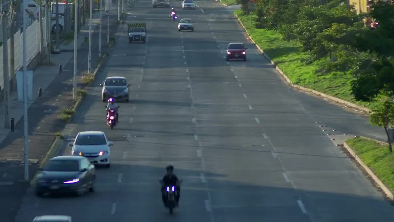 Free Video Stock traffic on a freeway Live Wallpaper - Free Download