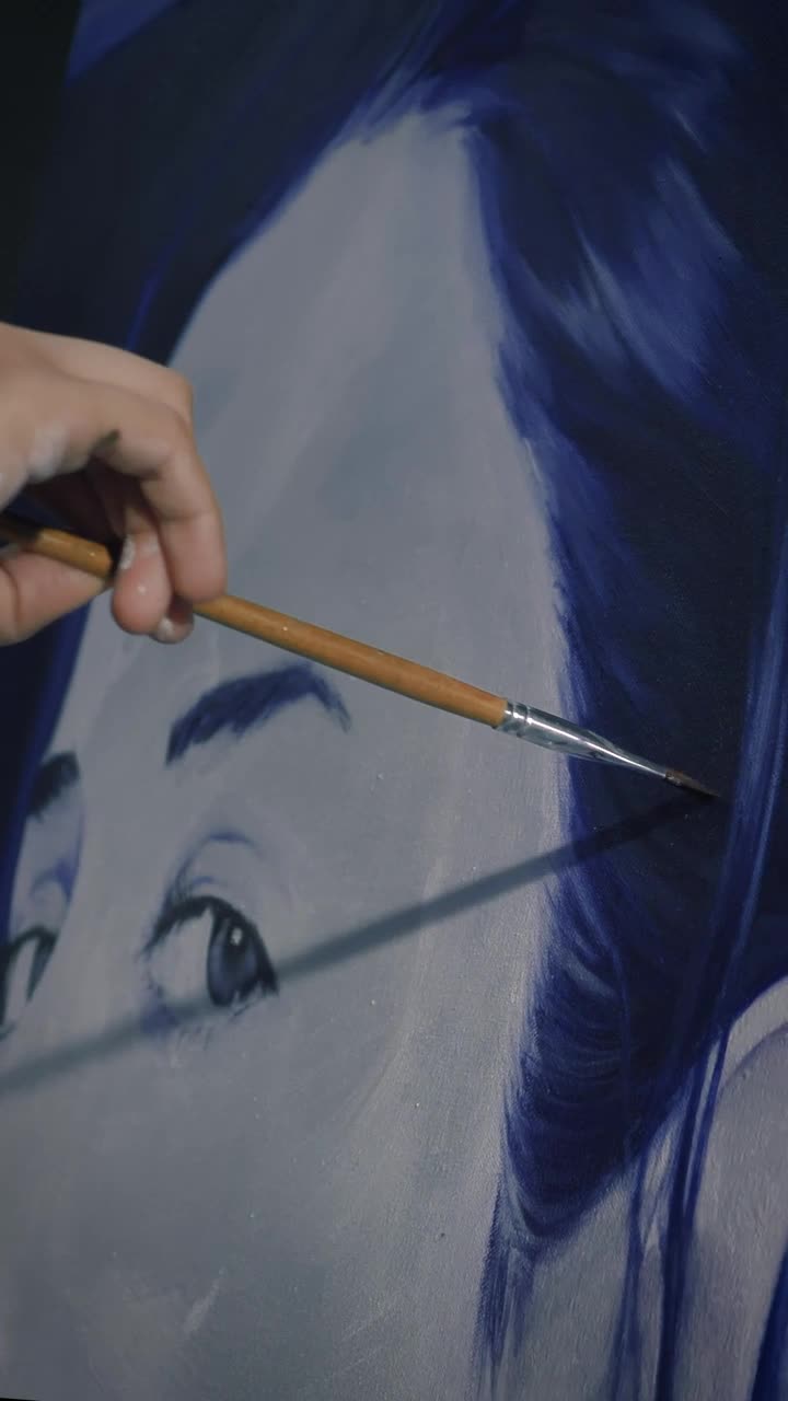 Video Stock Plastic Artist Working On A Portrait Live Wallpaper Free - Free Download