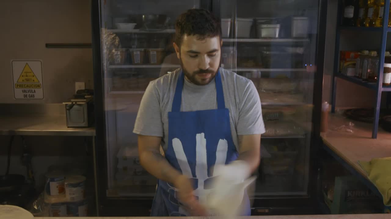 Video Stock Chef Doing Acrobatics With The Dough Of A Pizza Live Wallpaper For PC - Free Download