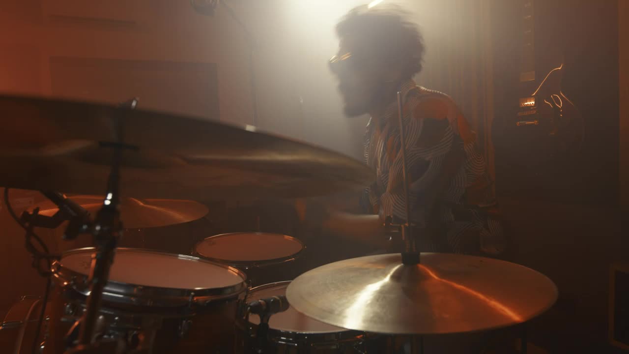 Free Video Stock Skilled Drummer Playing The Drums Live Wallpaper - Free Download