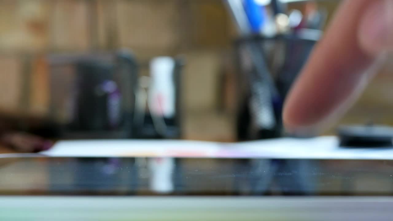 Video Stock Person Typing With The Finger On A Tablet Live Wallpaper Free - Free Download