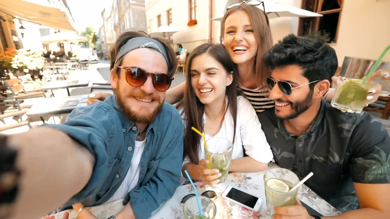 Stock Video Friends Taking Social Media Selfie On Holiday Live Wallpaper For PC - Free Download