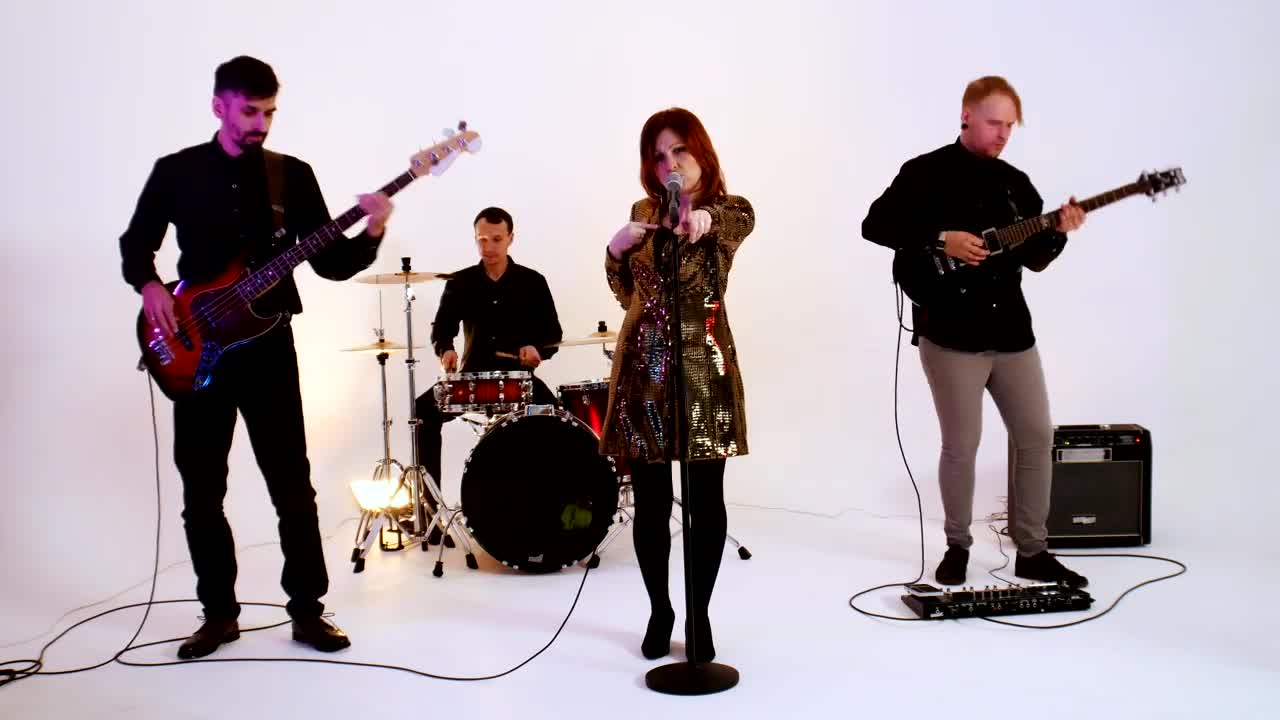Video Stock Pop Band Performing At A Photo Studio Live Wallpaper Free - Free Download