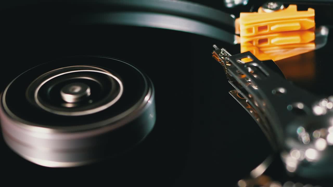 Stock Video Mechanical Disk Drive Spinnin Animated Wallpaper - Free Download