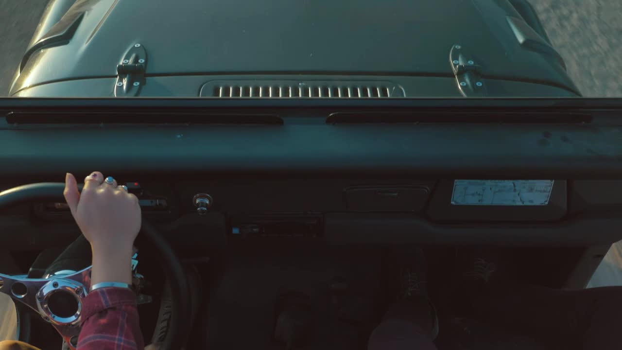 Free Stock Video Two Friends During A Road Trip In A Jeep Live Wallpaper - Free Download