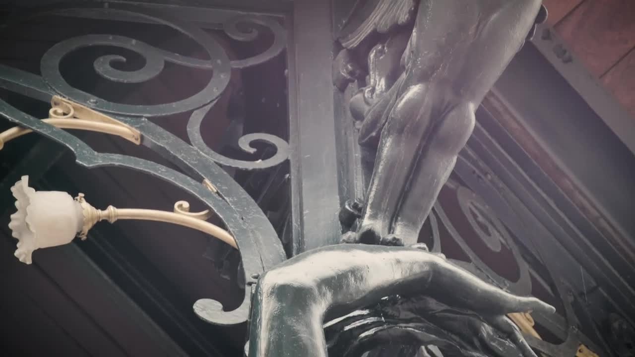 Stock Video Facade Statue In The Shape Of A Woman Live Wallpaper For PC - Free Download