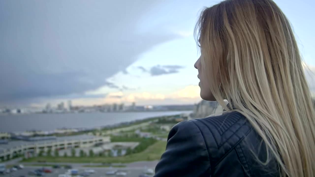 Free Stock Video Young Woman Observing The Horizon From Above Live Wallpaper - Free Download
