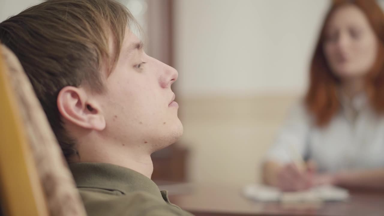 Stock Video Emotional Man Speaks With Psychologist In Office Live Wallpaper For PC - Free Download