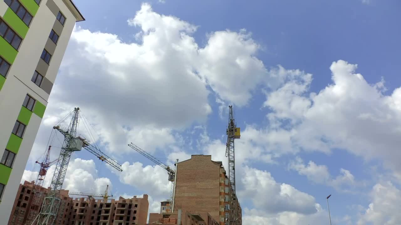Stock Video Cranes Working On New Apartments Live Wallpaper For PC - Free Download
