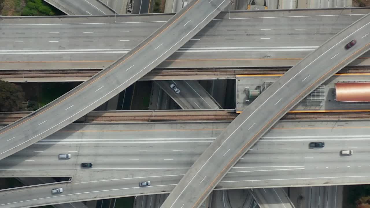 Stock Video Judge Pregerson Highway Aerial Close Up Animated Wallpaper - Free Download