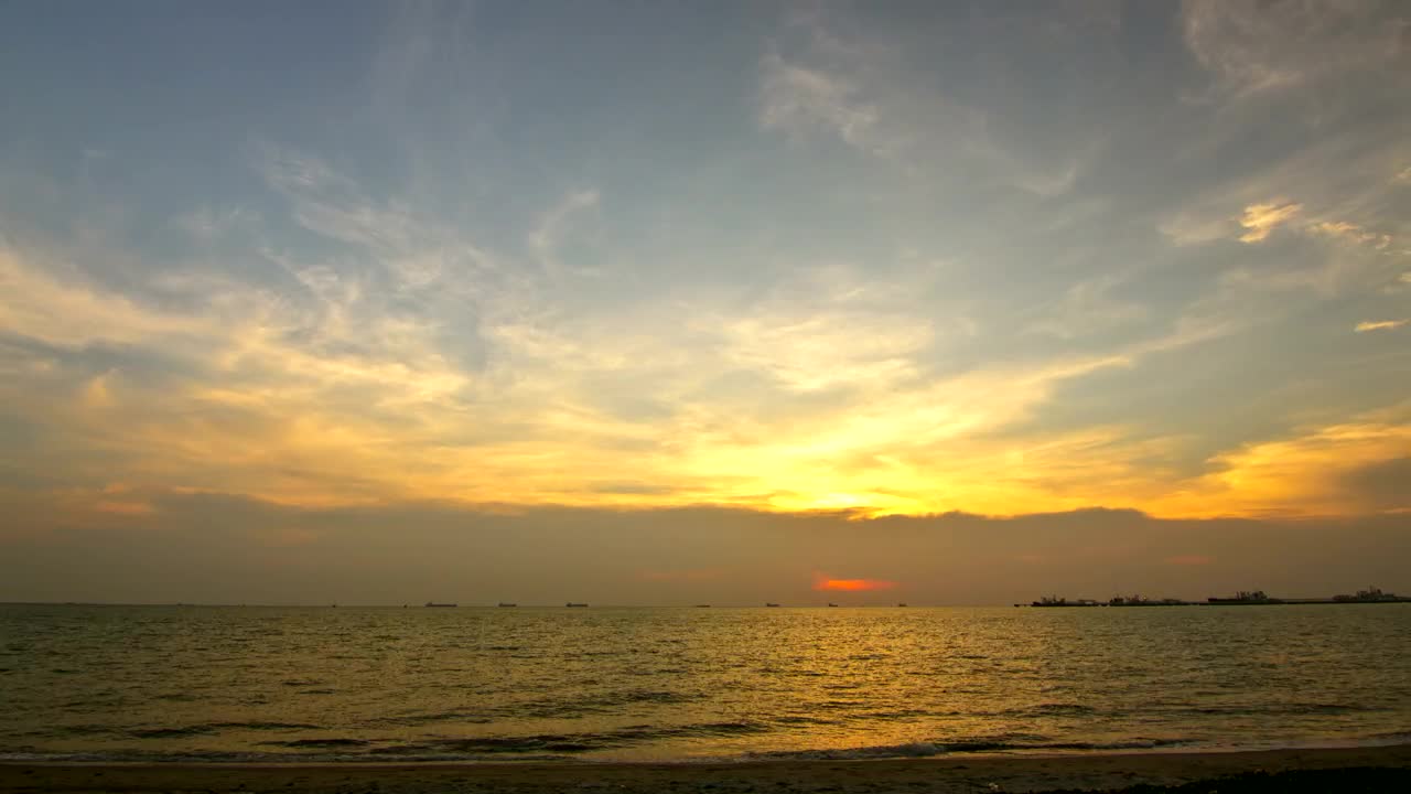 Free Video Stock sunset from the seashore Live Wallpaper - Free Download
