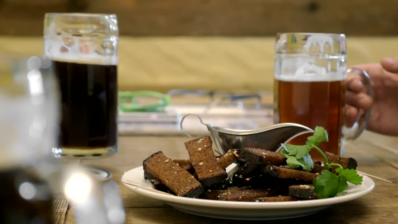 Stock Video Enjoying Beer With A Meal Live Wallpaper For PC - Free Download
