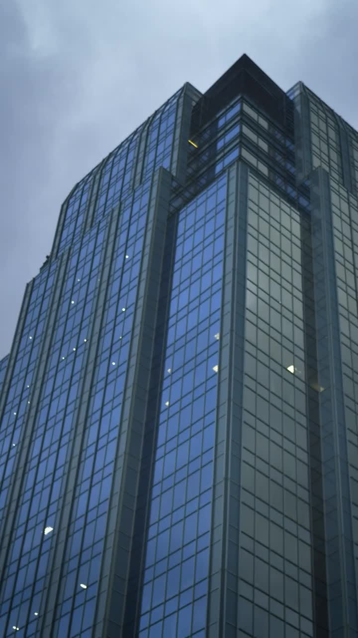 Free Video Stock Skyscraper In The City Seen When Walking The Street Live Wallpaper - Free Download