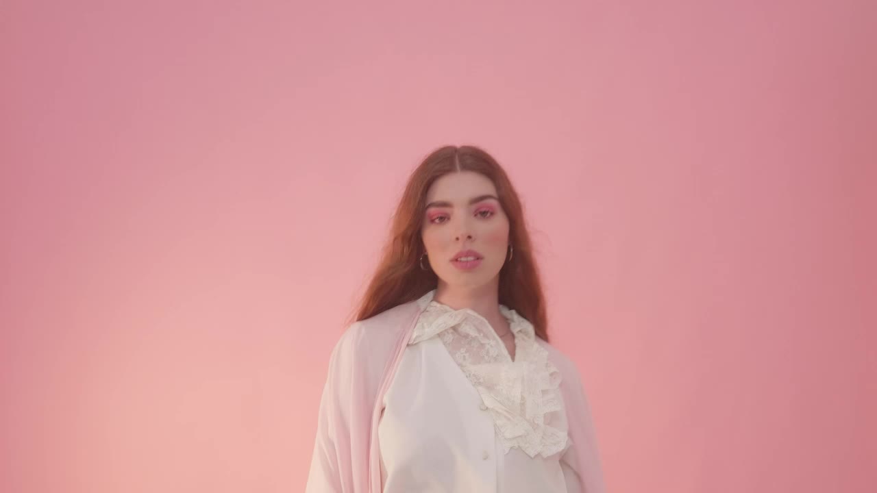 Video Stock Portrait Of A Model Posing During A Photoshoot Live Wallpaper Free - Free Download